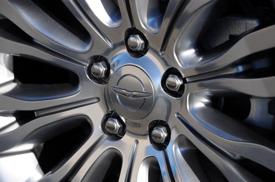  Chrysler 200 2011 года  (фото 43 из 122)